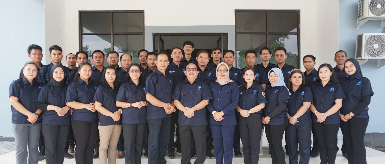 Kepala Dinas bersama Keluarga Besar Diskominfostandi Kabupaten Katingan