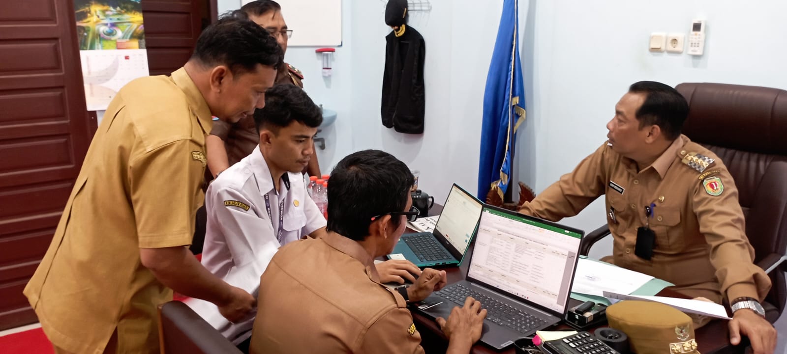 DISKOMINFOSTANDI KATINGAN FASILITASI PENDAFTARAN TTE BAGI KEPALA SATPOL PP DAN DAMKAR