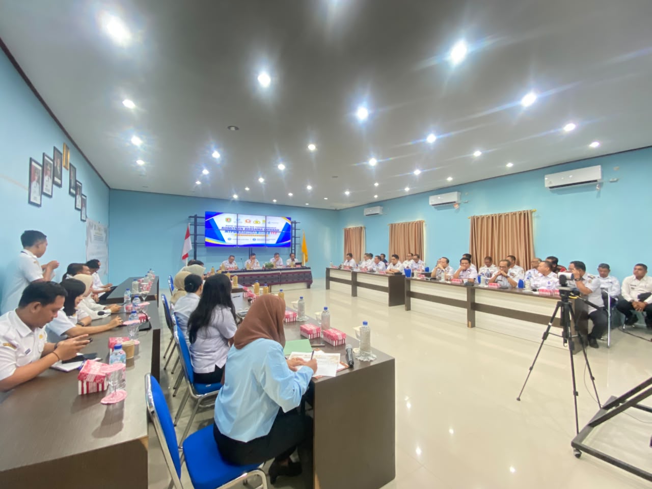 KEPALA DISKOMINFOSTANDI HADIRI RAKOR PERCEPATAN IMPLEMENTASI LAYANAN KATINGAN SIAGA 112