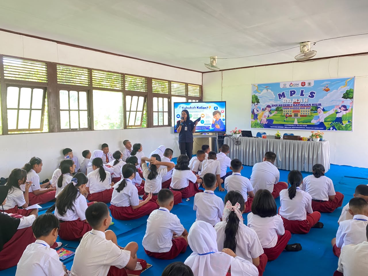 DISKOMINFOSTANDI KATINGAN EDUKASI PELAJAR SMPN 1 KATINGAN HILIR BIJAK BERMEDIA SOSIAL PADA KEGIATAN MPLS 2026
